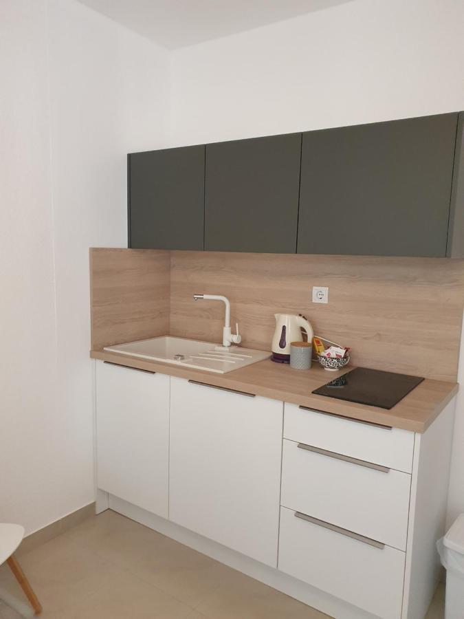 Apartmani Eterovic Baska Voda Bagian luar foto