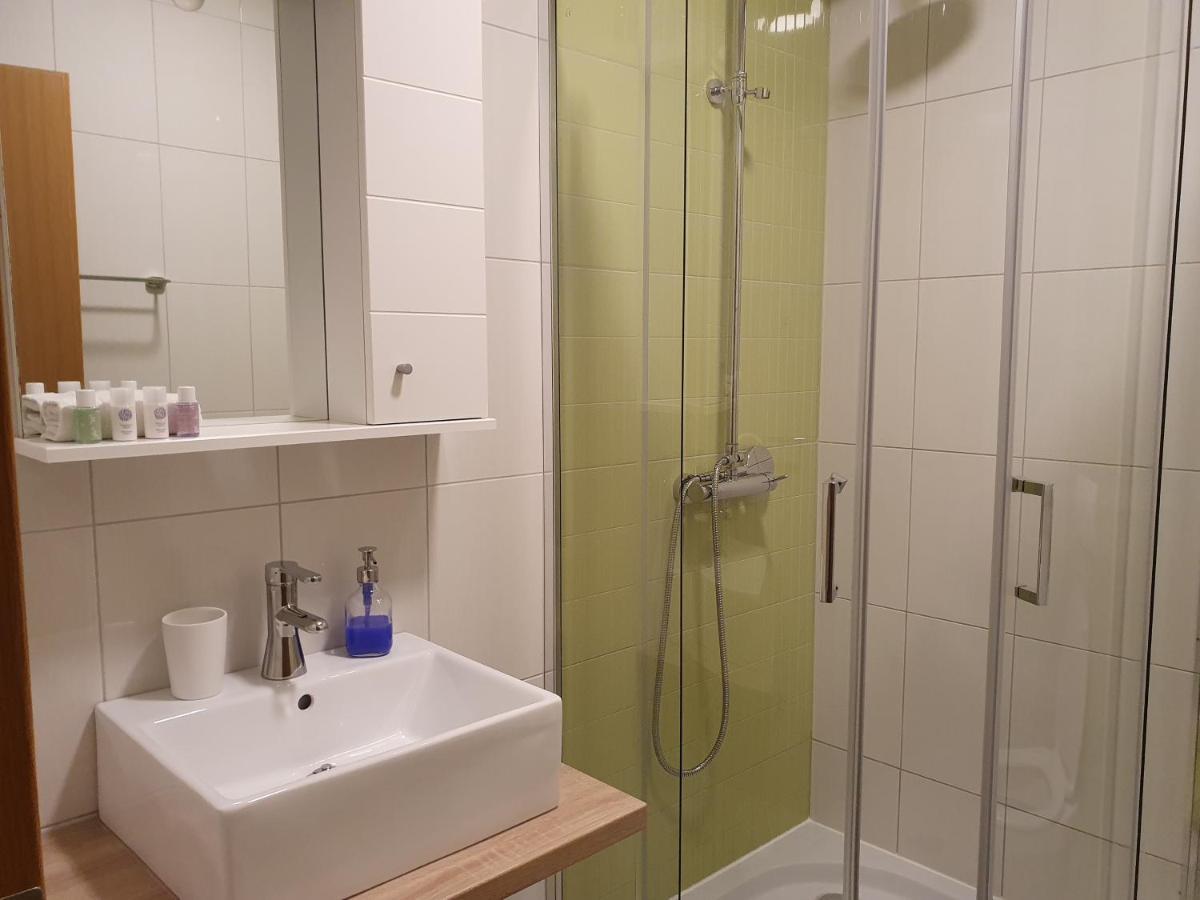 Apartmani Eterovic Baska Voda Bagian luar foto