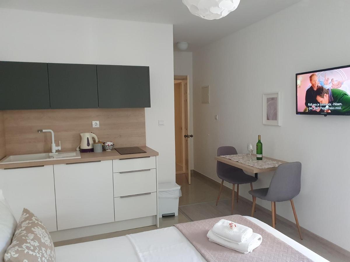 Apartmani Eterovic Baska Voda Bagian luar foto