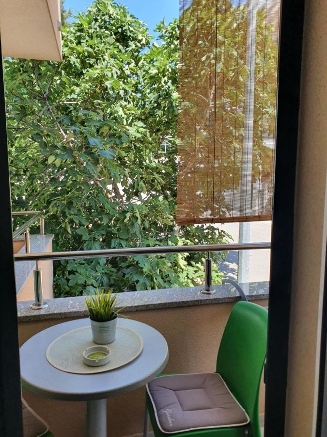 Apartmani Eterovic Baska Voda Bagian luar foto