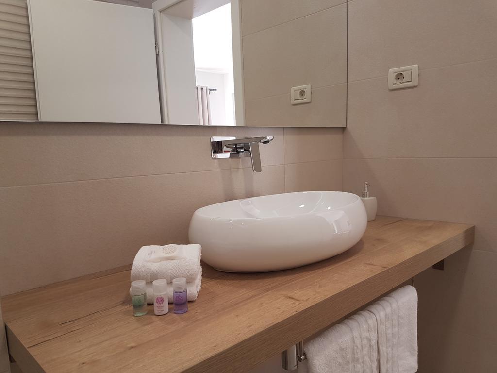 Apartmani Eterovic Baska Voda Bagian luar foto