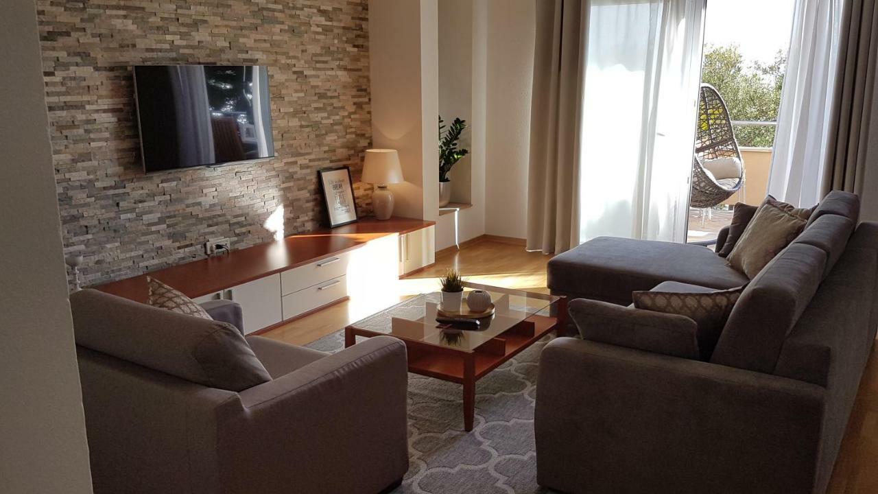 Apartmani Eterovic Baska Voda Bagian luar foto