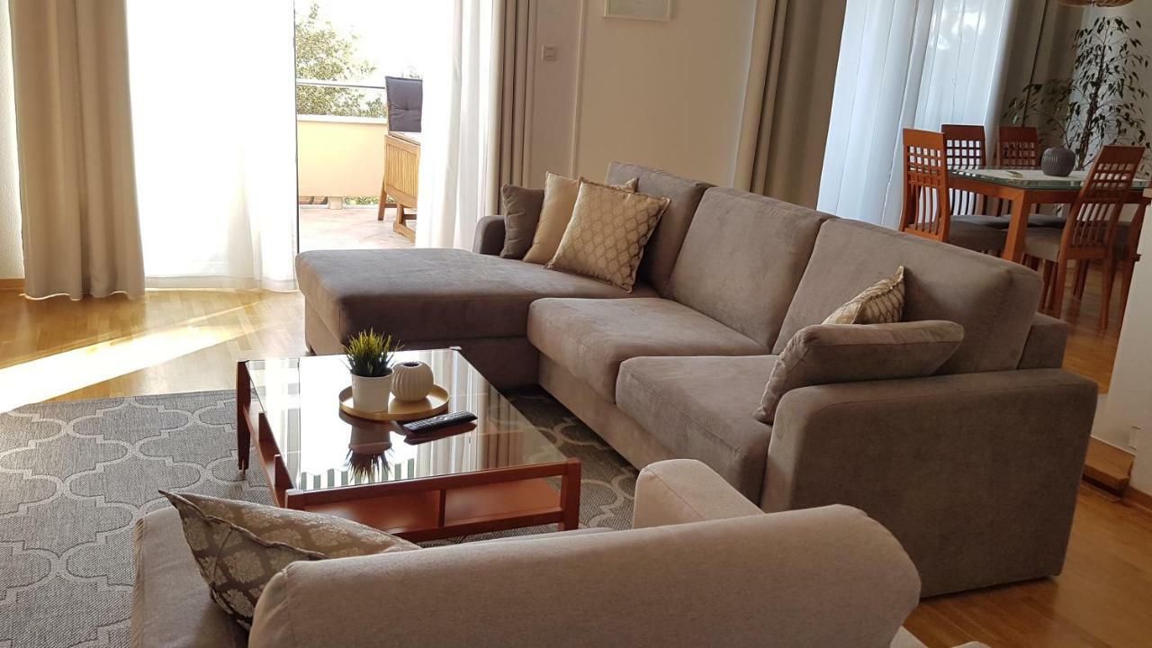 Apartmani Eterovic Baska Voda Bagian luar foto